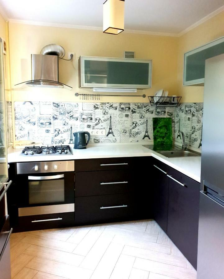 90-Avenue Apartments Chernivtsi Bagian luar foto